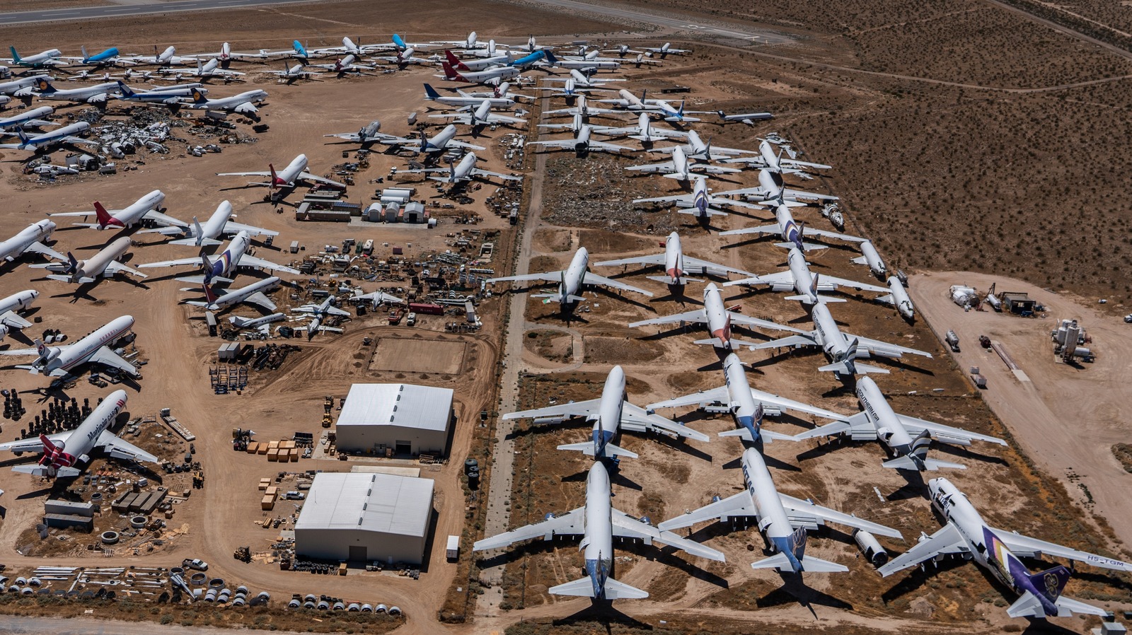 global war risk alert after Iran claims downed US jet in central Iran