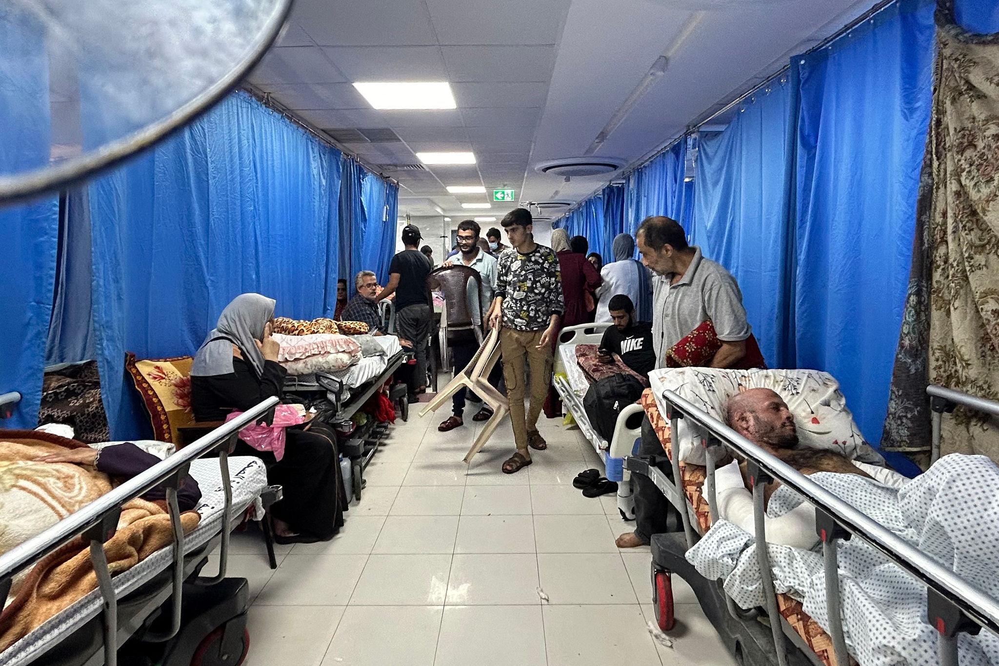 Gaza hospitals patients treated in intensive care ward