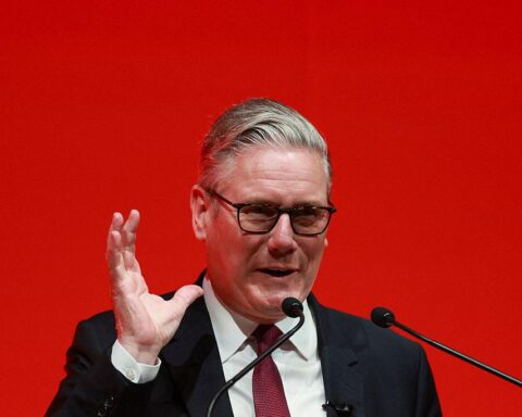 Keir Starmer addressing Parliament during Labour leadership pressure in 2026