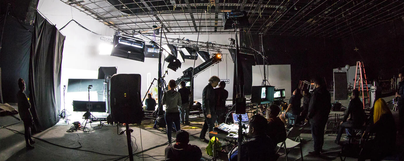 Hollywood Media Deals Explode as Streaming Giants Battle for Studios USA 2026 1 Hollywood media deals shaping streaming platform competition