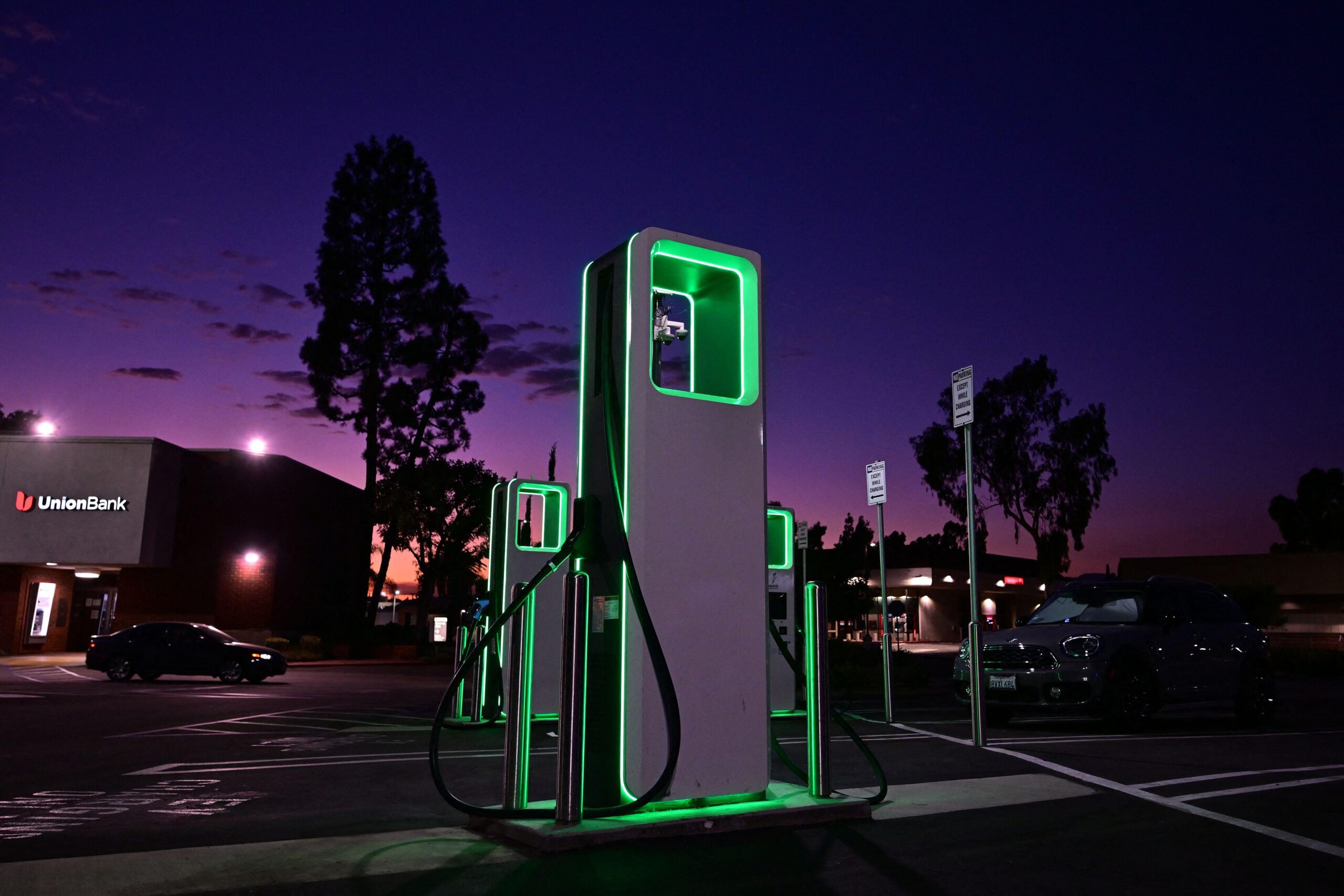 Uber Electric Mobility Expansion Accelerates EV Charging Strategy San Francisco 2026 1 Uber electric mobility expansion supporting drivers charging electric vehicles
