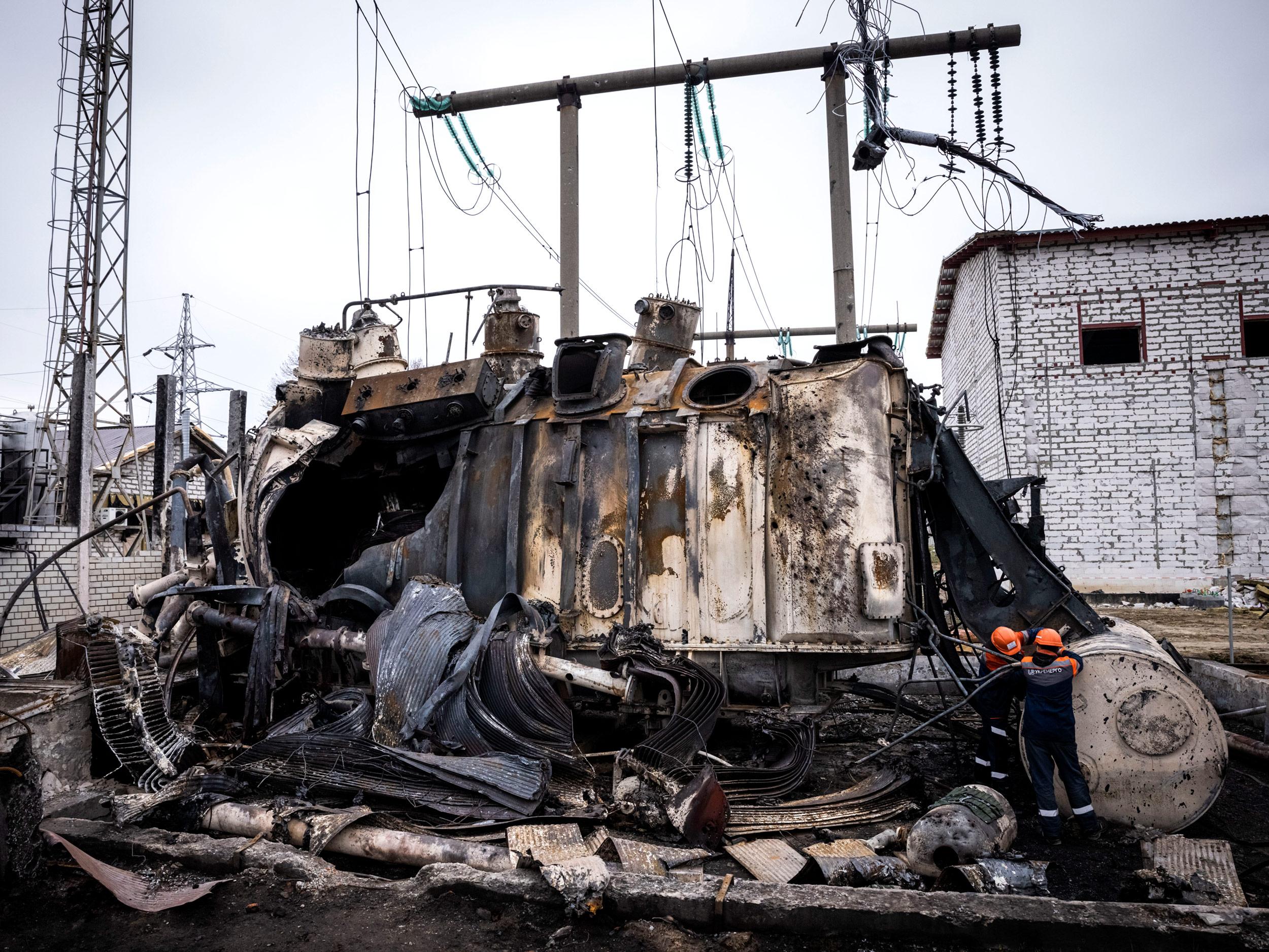 cyber warfare conflict military analysts tracking digital threats