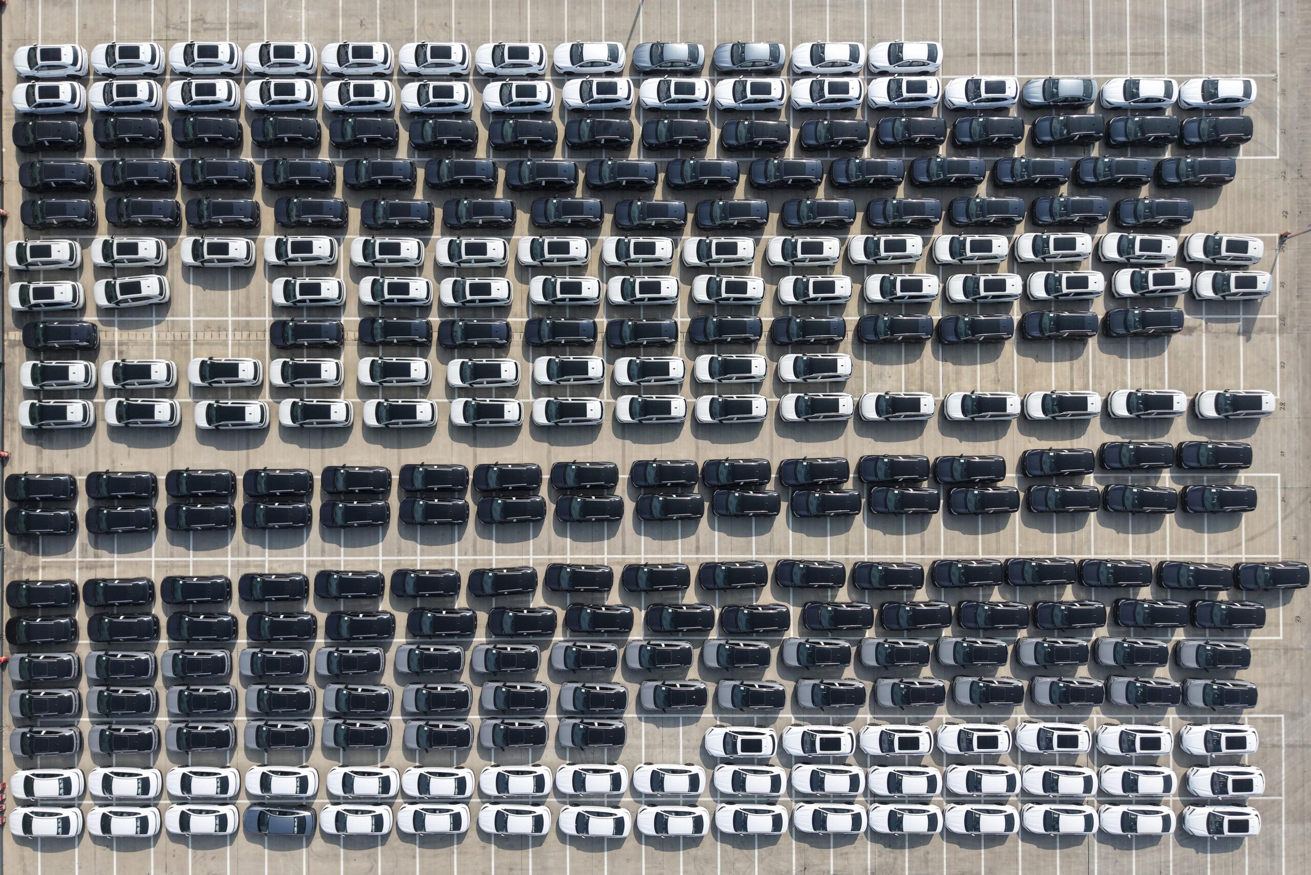 Chinese auto industry transitioning from rapid growth to market slowdown in 2026