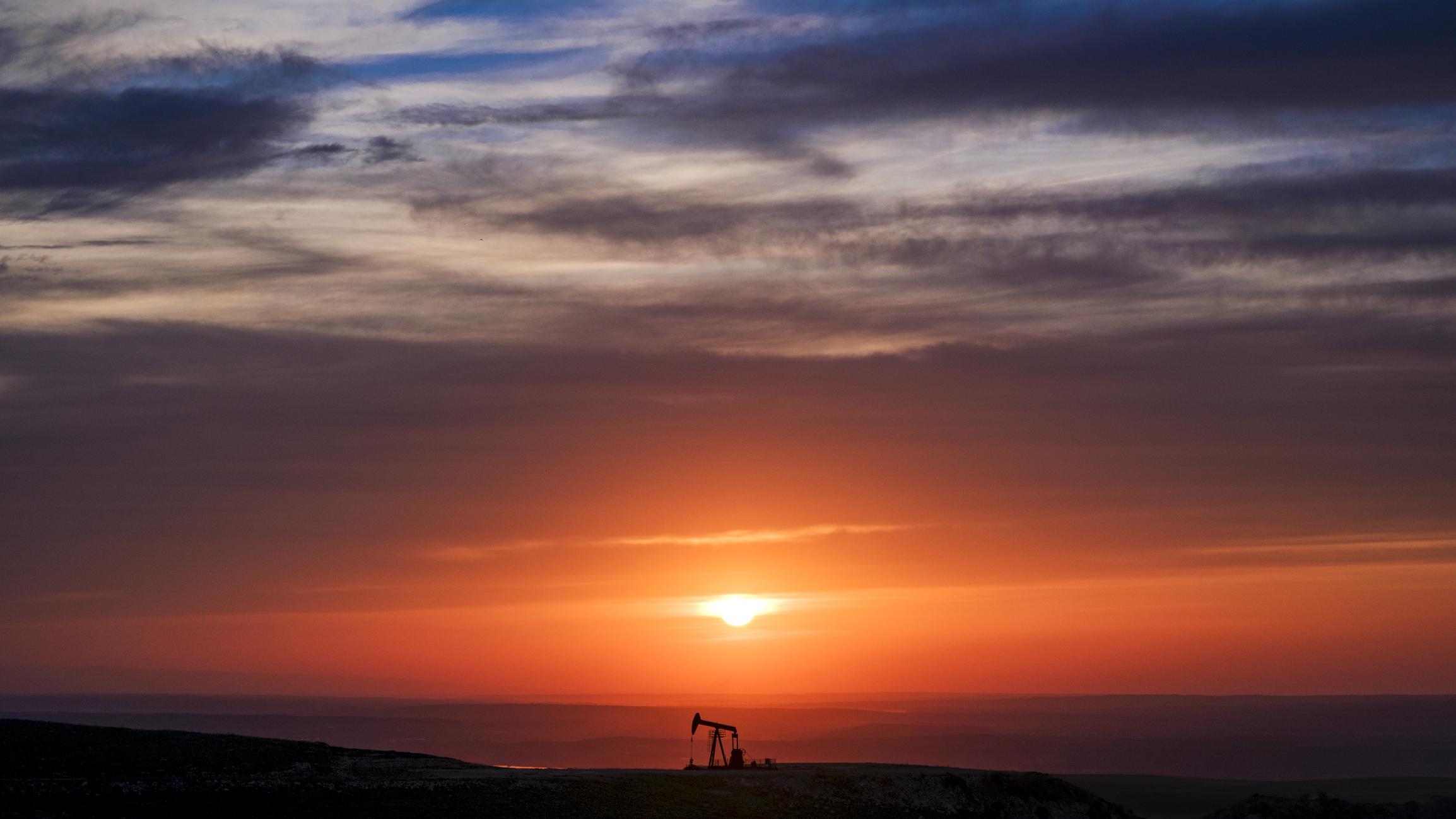 Energy Sector Outlook Faces Growing Pressure from Geopolitical Risks and Supply Concerns New York 2026 3 Energy sector outlook influenced by refinery output and global supply trends