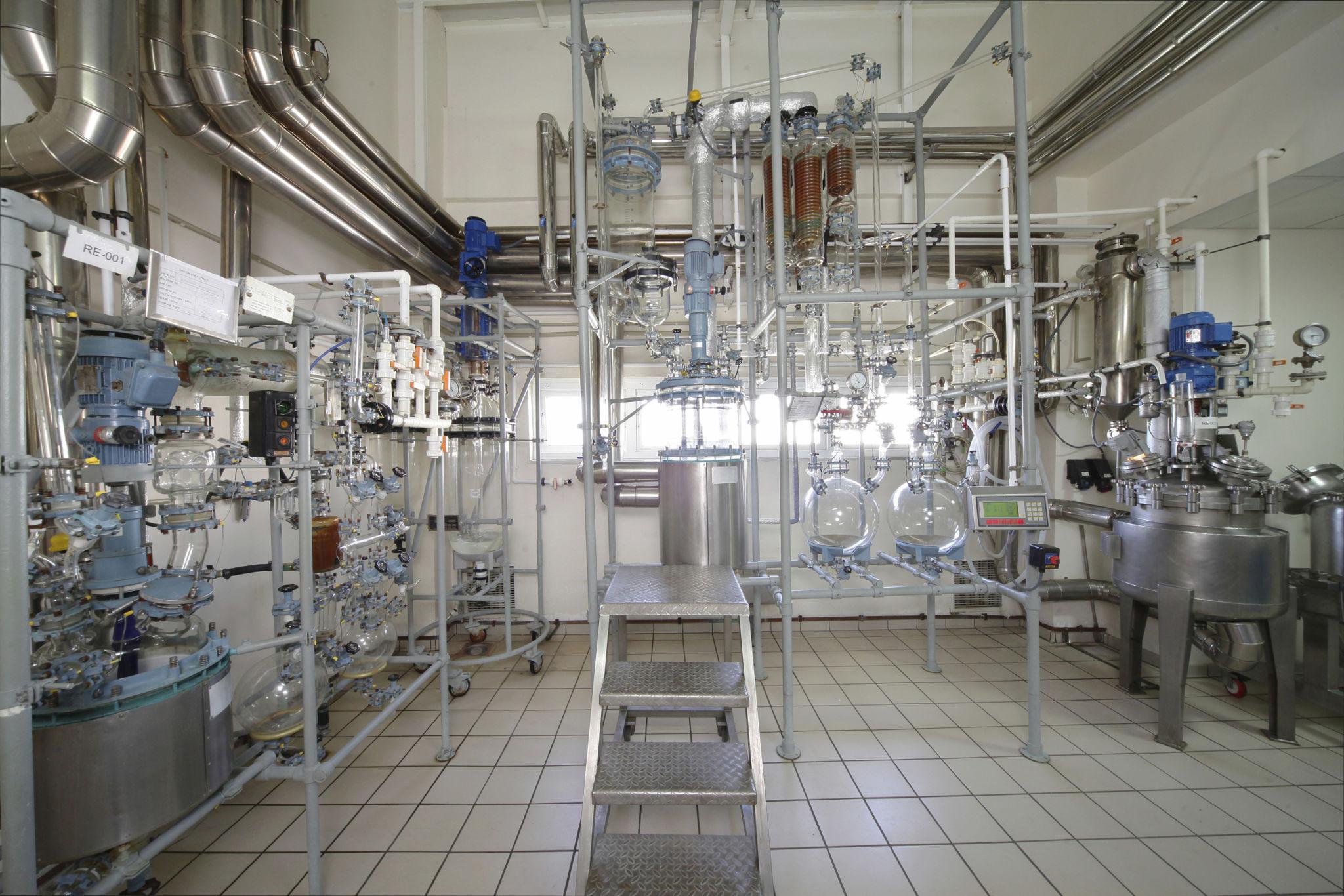 Drug Manufacturing Margins Squeezed as Rising Costs and Pricing Pressure Shake Pharma Profits Johannesburg 2026 3 Pharmaceutical supply chain logistics affecting drug manufacturing margins