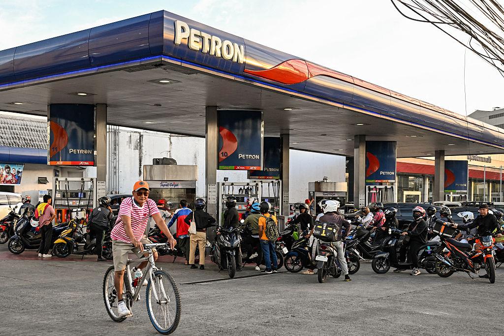 international energy diplomacy oil refinery industrial energy production facility