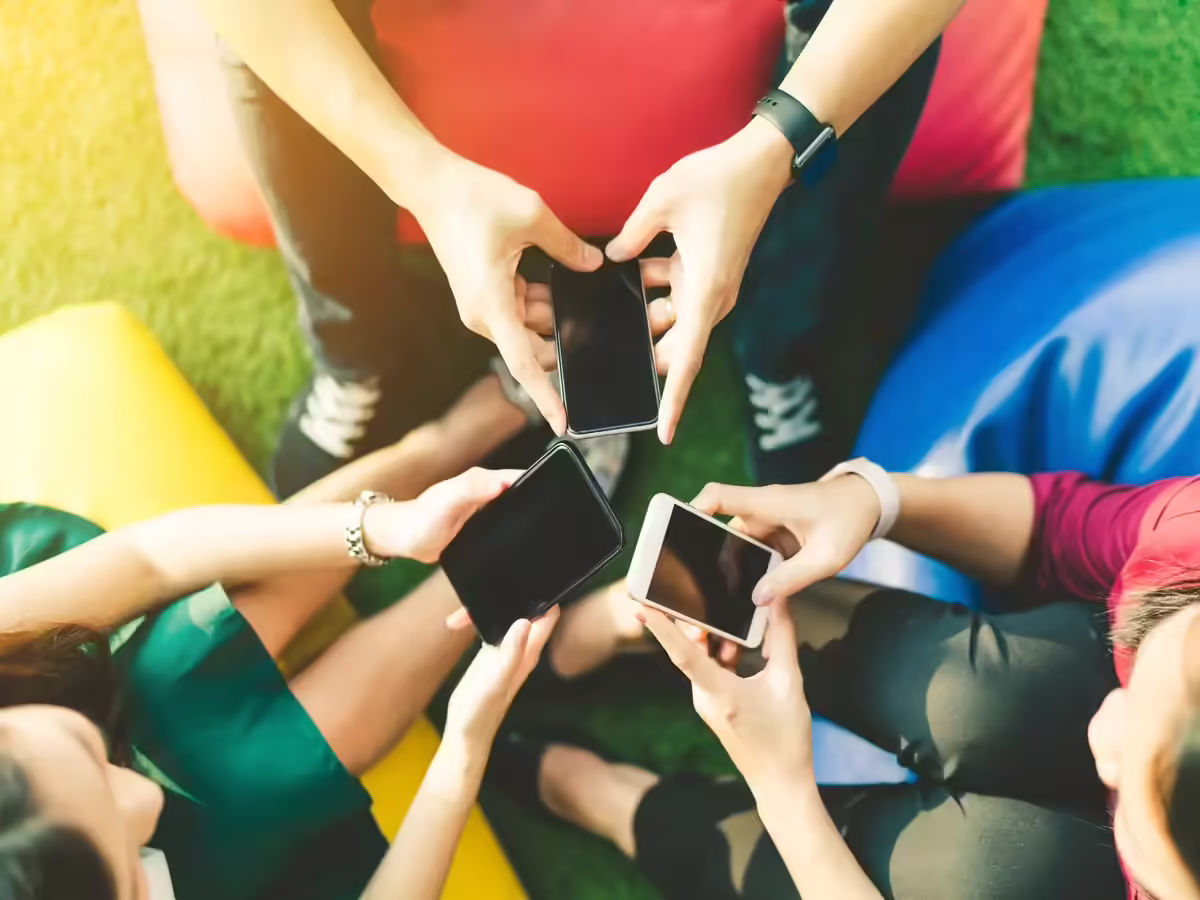 Teen digital safety India concerns rise as experts warn about social media addiction