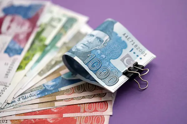 Pakistan economic crisis update rupee inflation financial pressure