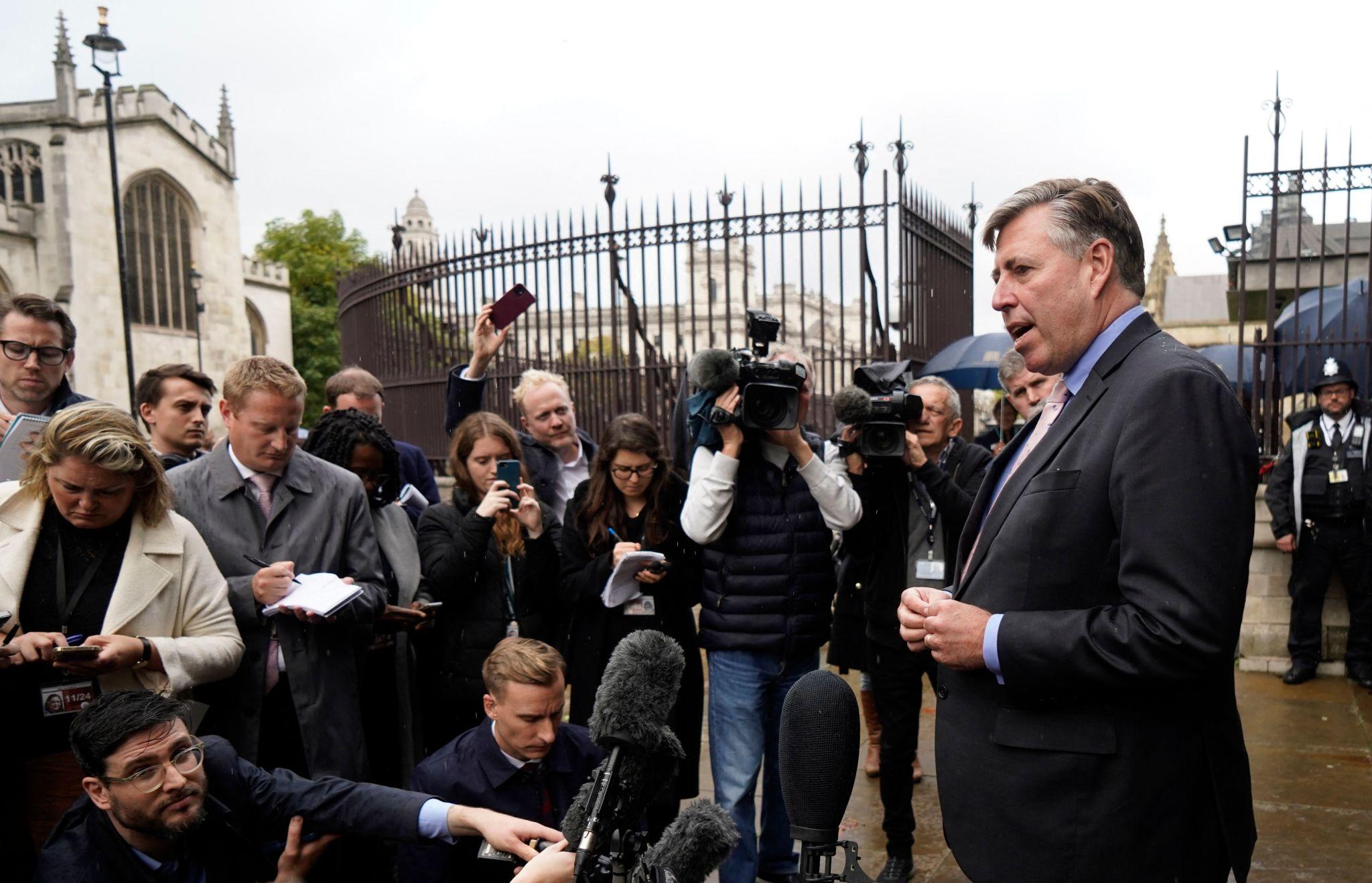 UK Political Rebellion Erupts as Labour MP Warns Starmer of Internal Challenge London 2026 1 UK political rebellion pressure surrounding Keir Starmer during London speech in 2026