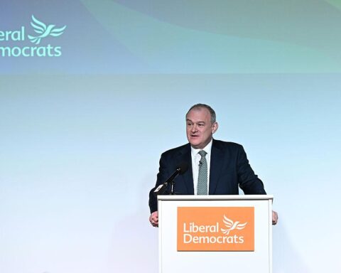 UK Economy 2026 London skyline showing financial district growth momentum