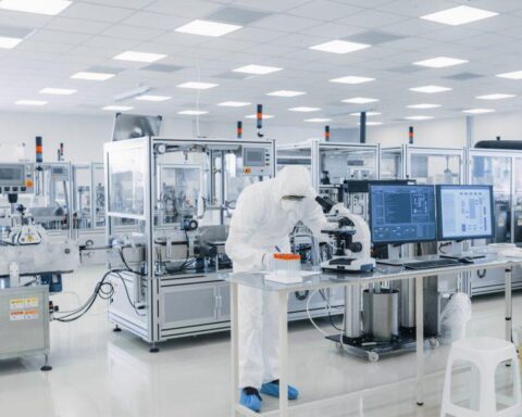 Quantum processor development using silicon-based quantum chip technology