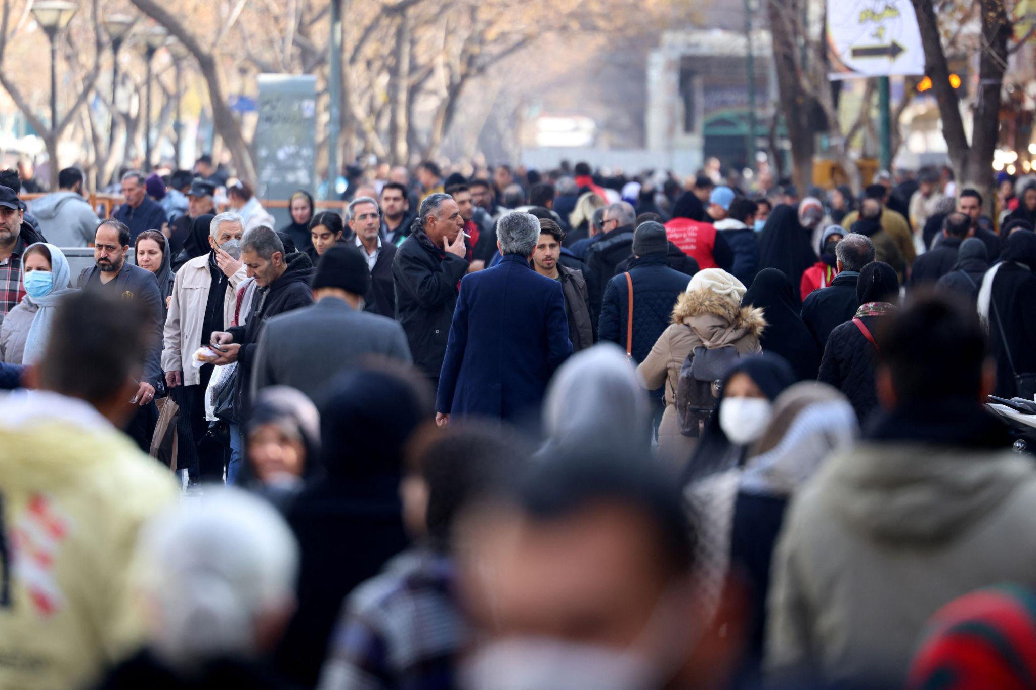 Iran Political Sentiment Shifts as Public Confidence Rapidly Declines 2 Iran political sentiment reflected in public gatherings and reactions in major cities