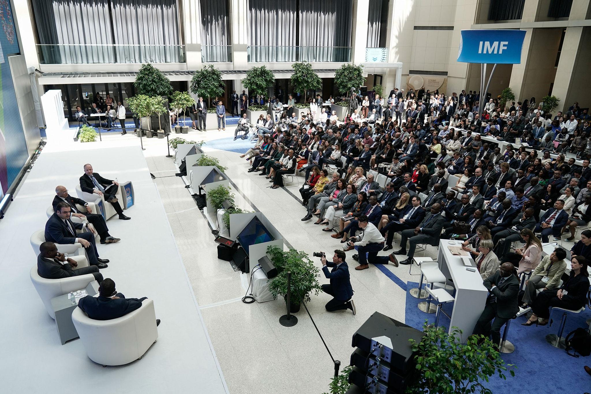 international financial system crisis global leaders discussing economic policy at summit