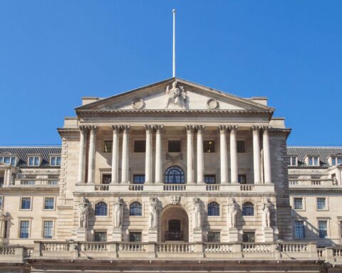 UK economy update workers office environment employment trends UK