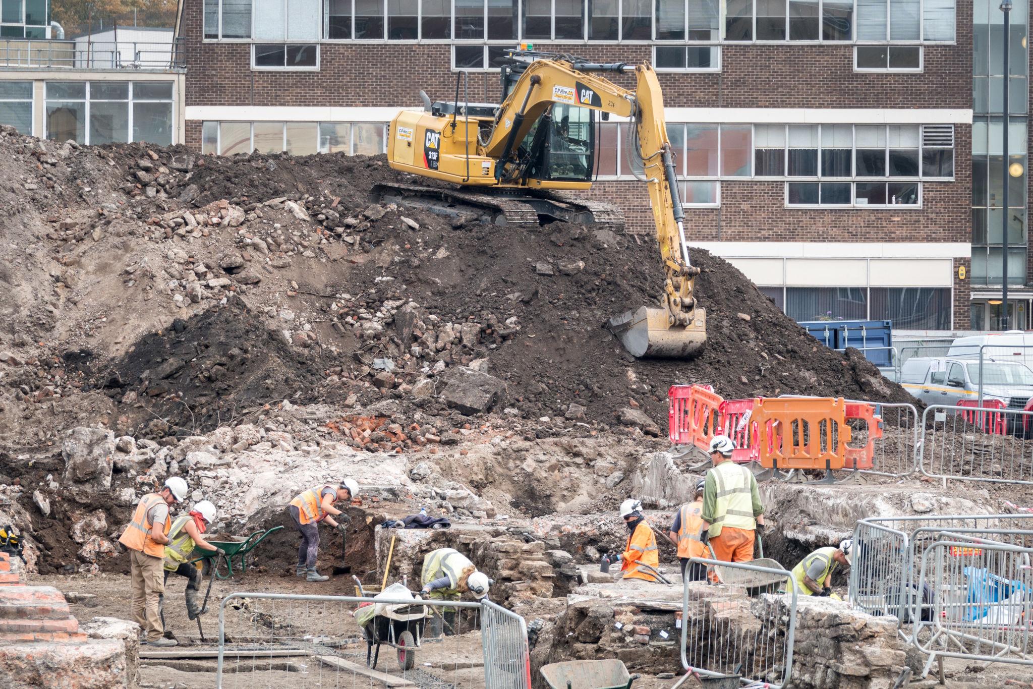 UK Labor Shortage Crisis Deepens in London as Migration Crackdown Threatens Care Homes 3 UK labor shortage impacting factory workers and production levels